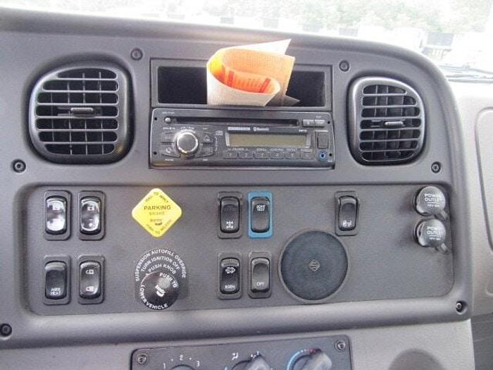 Used 2016 Freightliner M2 106