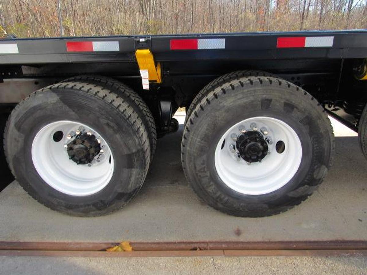 Used 2022 Freightliner M2 106