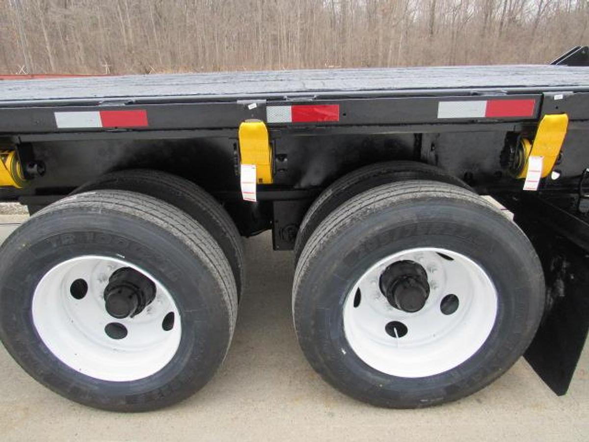 Used 2012 Utility 36' 6" X 102 Princeton/Moffett Trailer