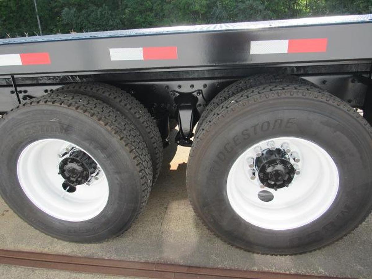 Used 2022 Freightliner M2 106