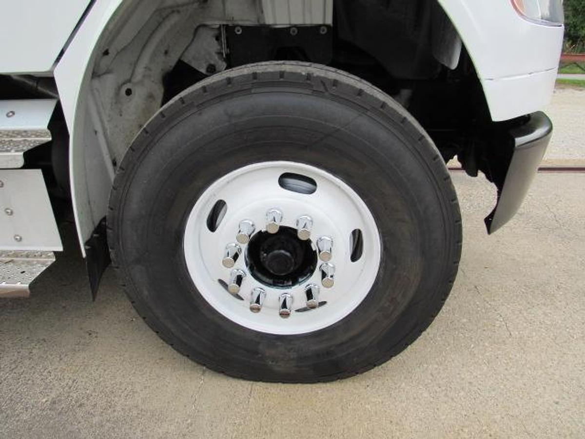 Used 2022 Freightliner M2 106