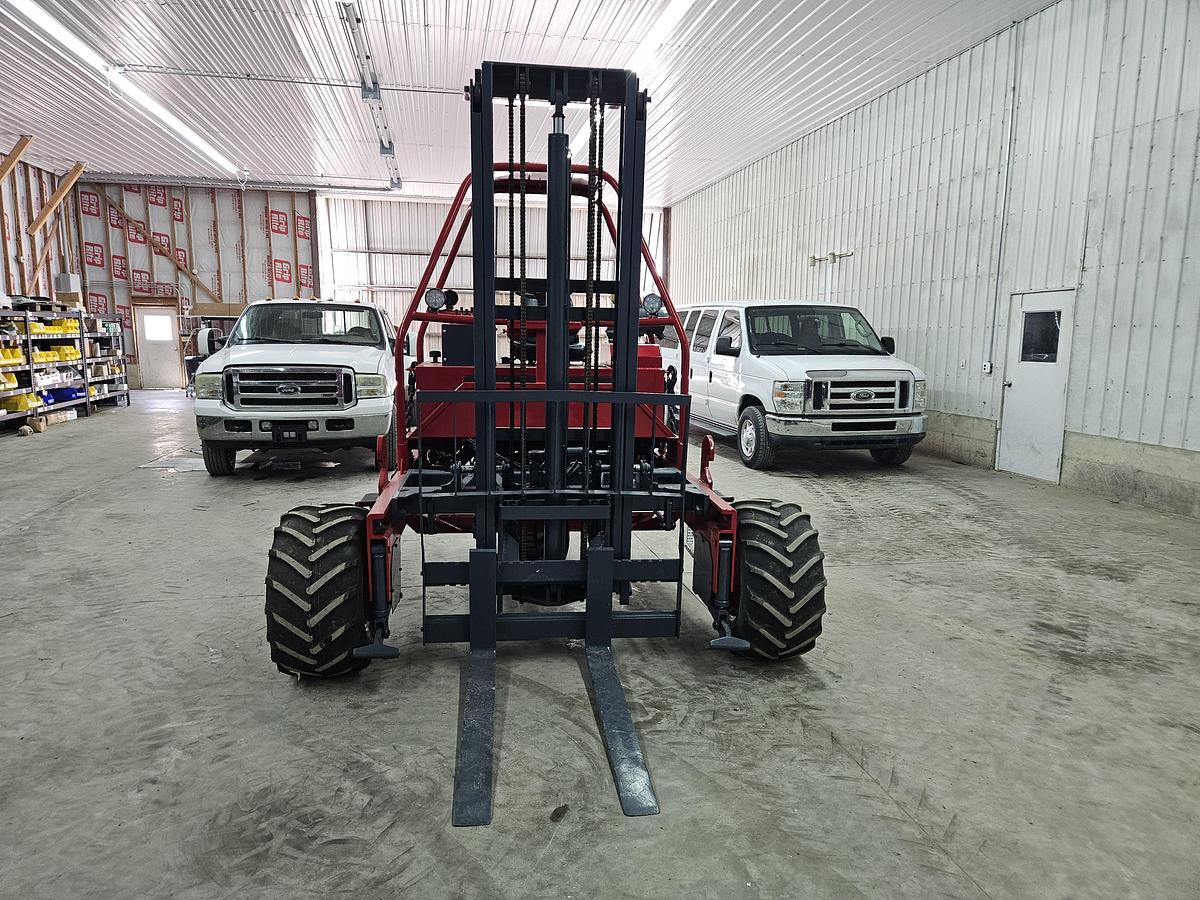 Used 2014 Navigator RT-5500 Truck Mounted Forklift