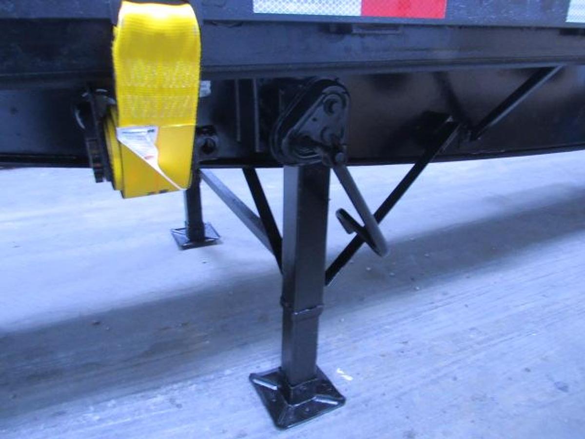 Used 2015 Great Dane Trailers 48' X 102" Flatbed Moffett Trailer