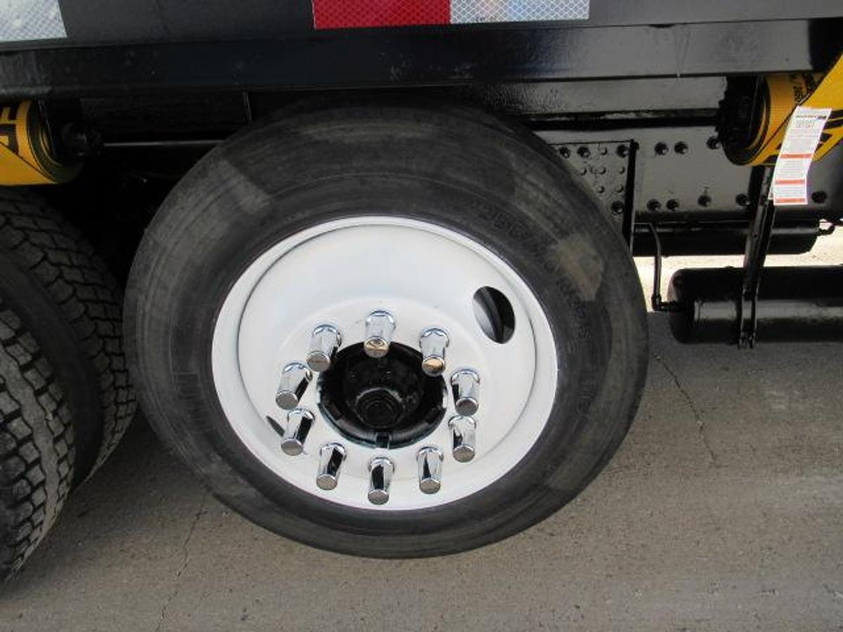 Used 2022 Freightliner M2 106