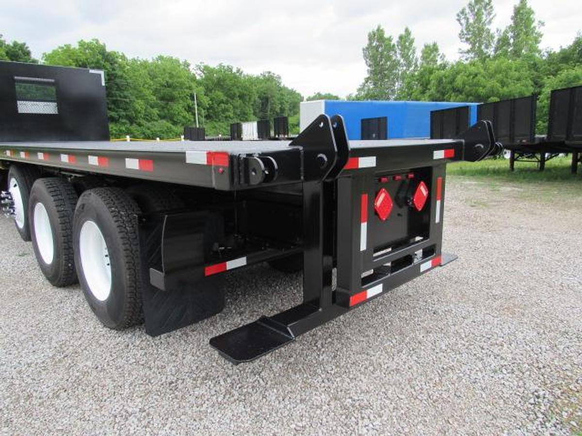 Used 2022 Freightliner M2 106