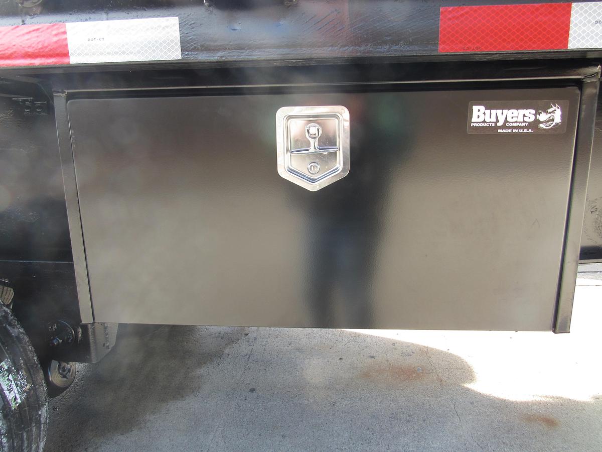 Used 2013 Great Dane Trailers  32' X 96" Flatbed Moffett Trailer