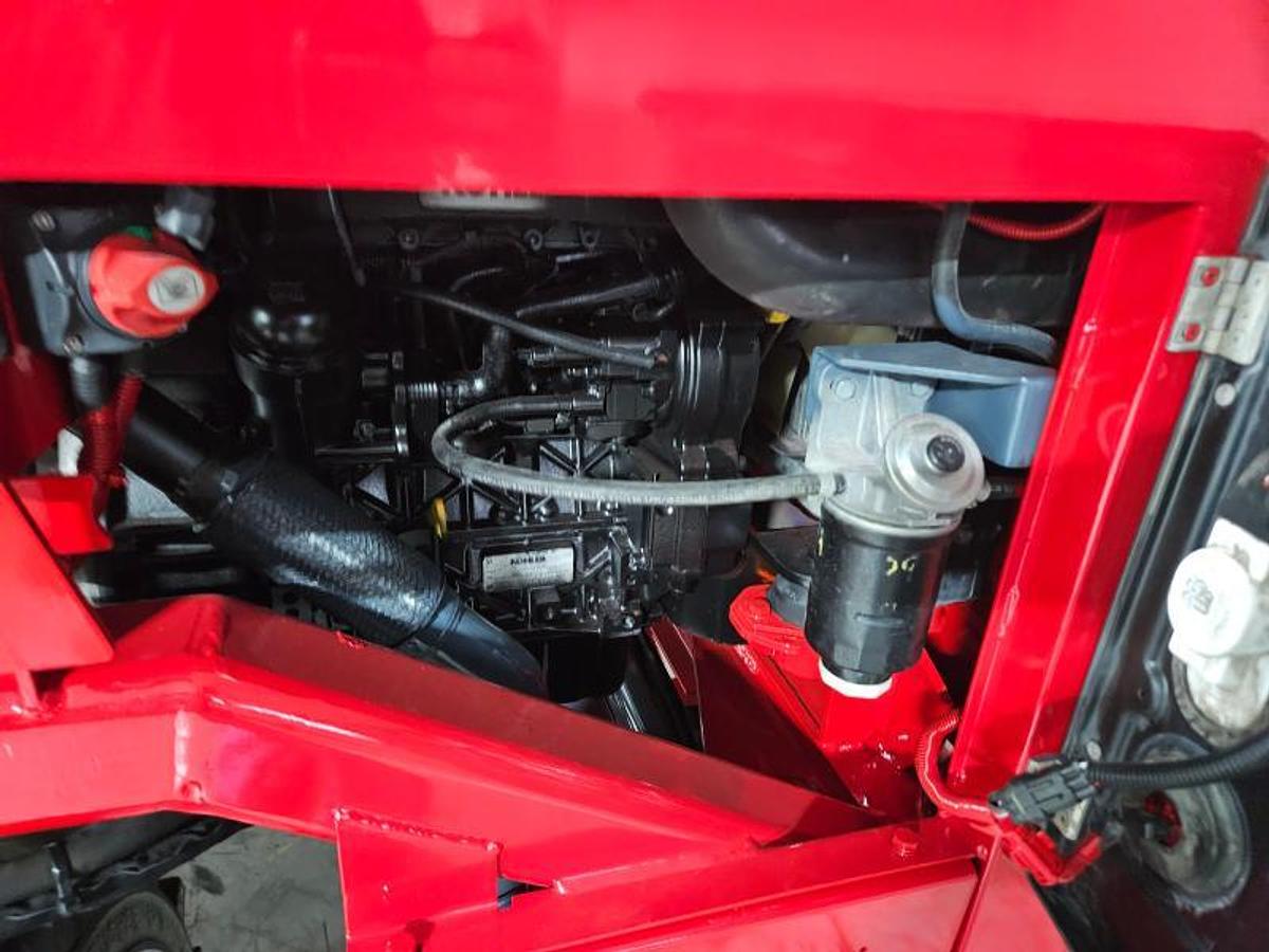 Used 2016 Moffett M8 55.3