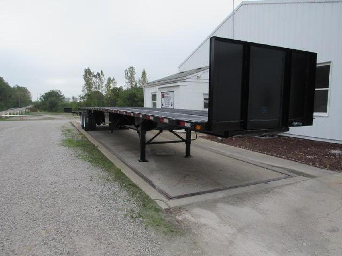 Used 2015 Utility 48' X 102 Princeton/Moffett Trailer