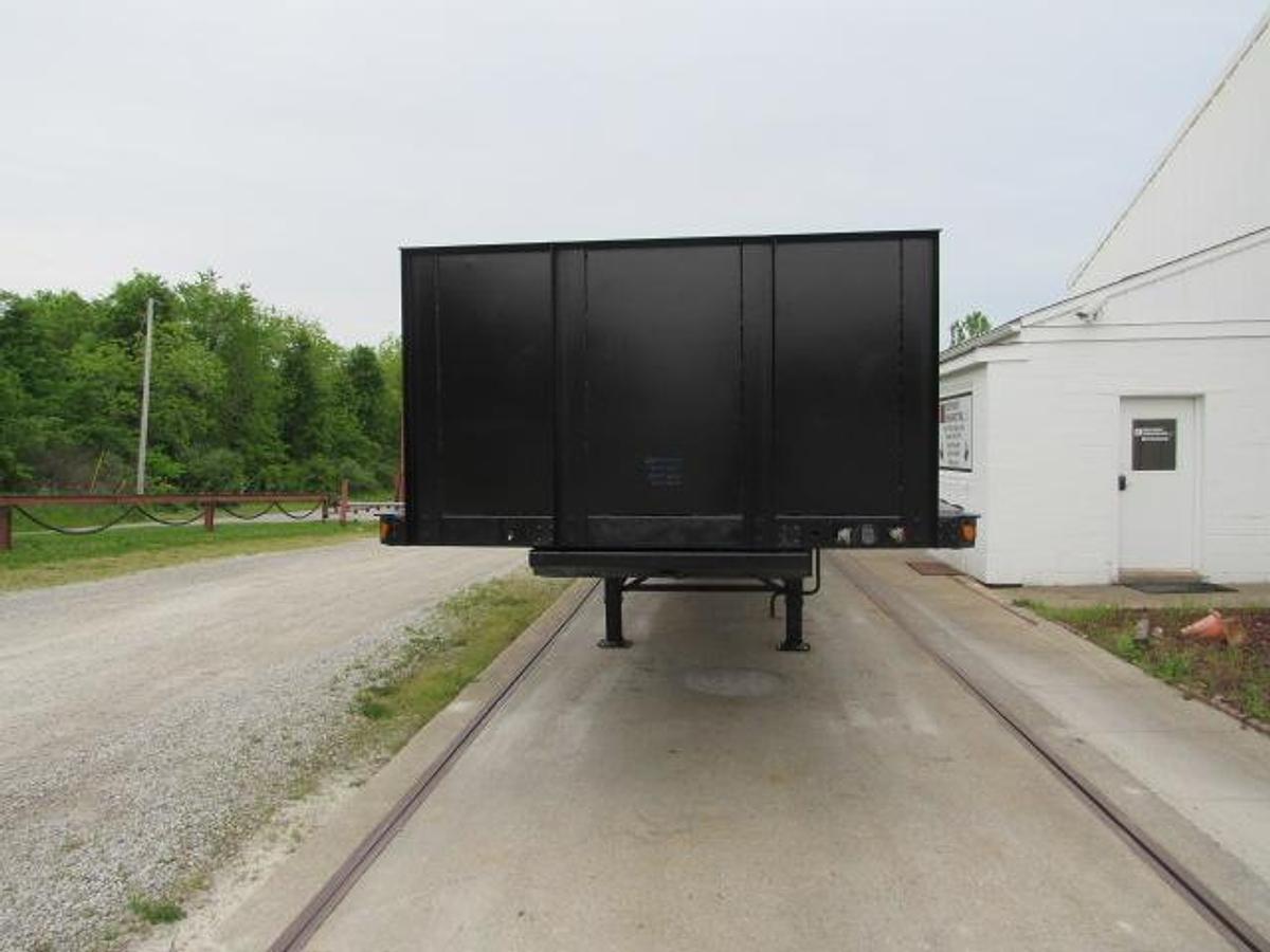 Used 2017 Utility 45' X 102 Princeton/Moffett Trailer
