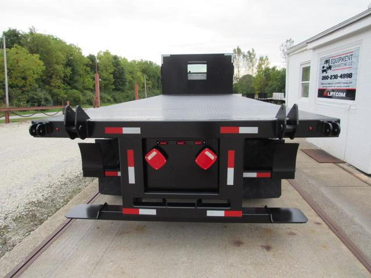 Used 2022 Freightliner M2 106