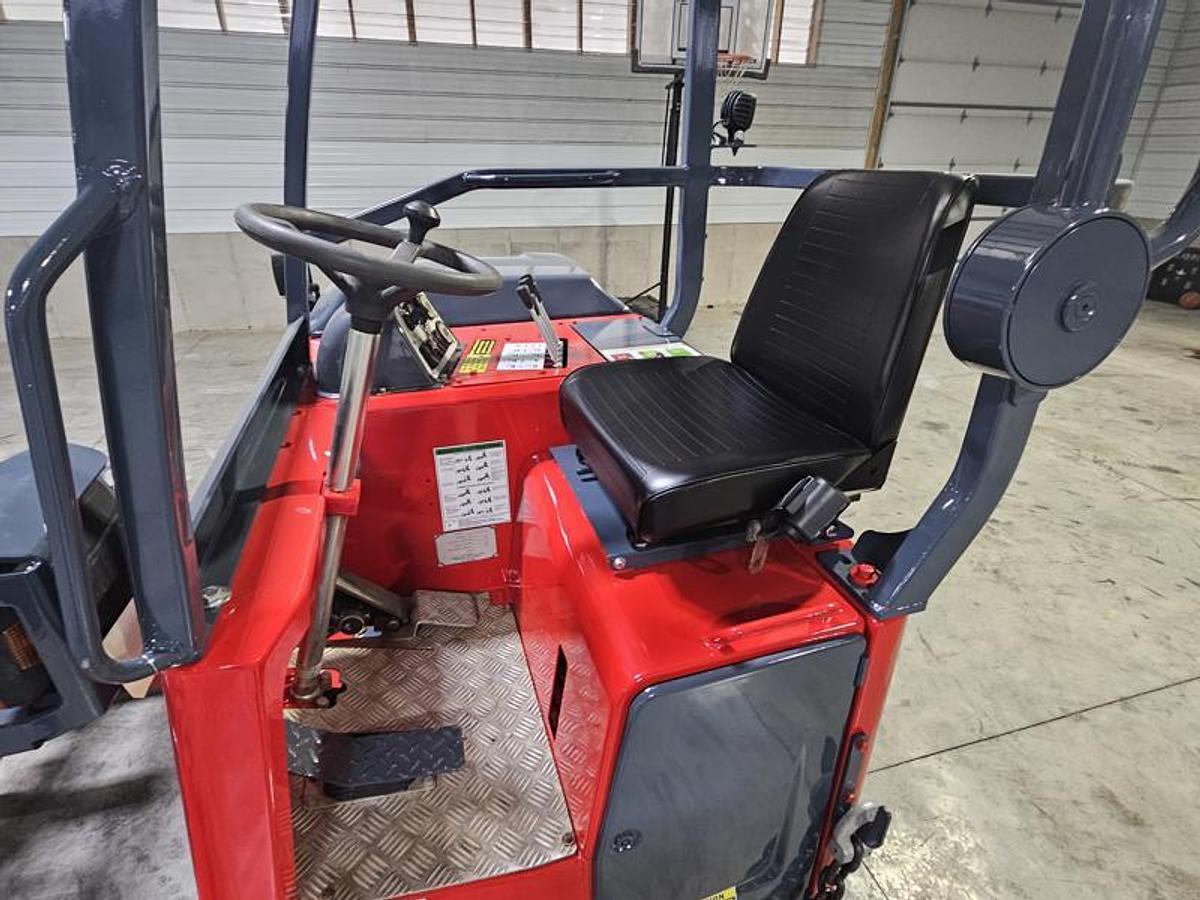 Used 2018 Moffett M8 70.3