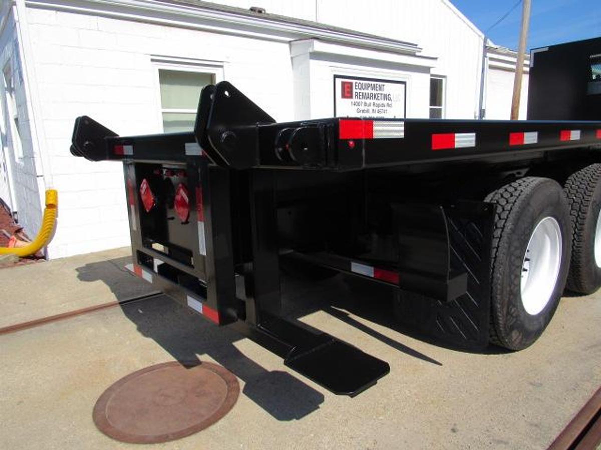 Used 2022 Freightliner M2 106