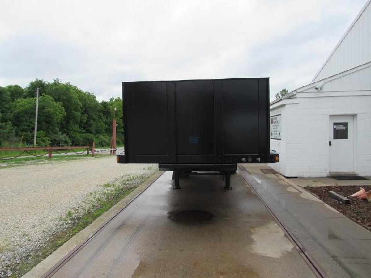 Used 2014 Utility 32 X 102 Moffett Trailer