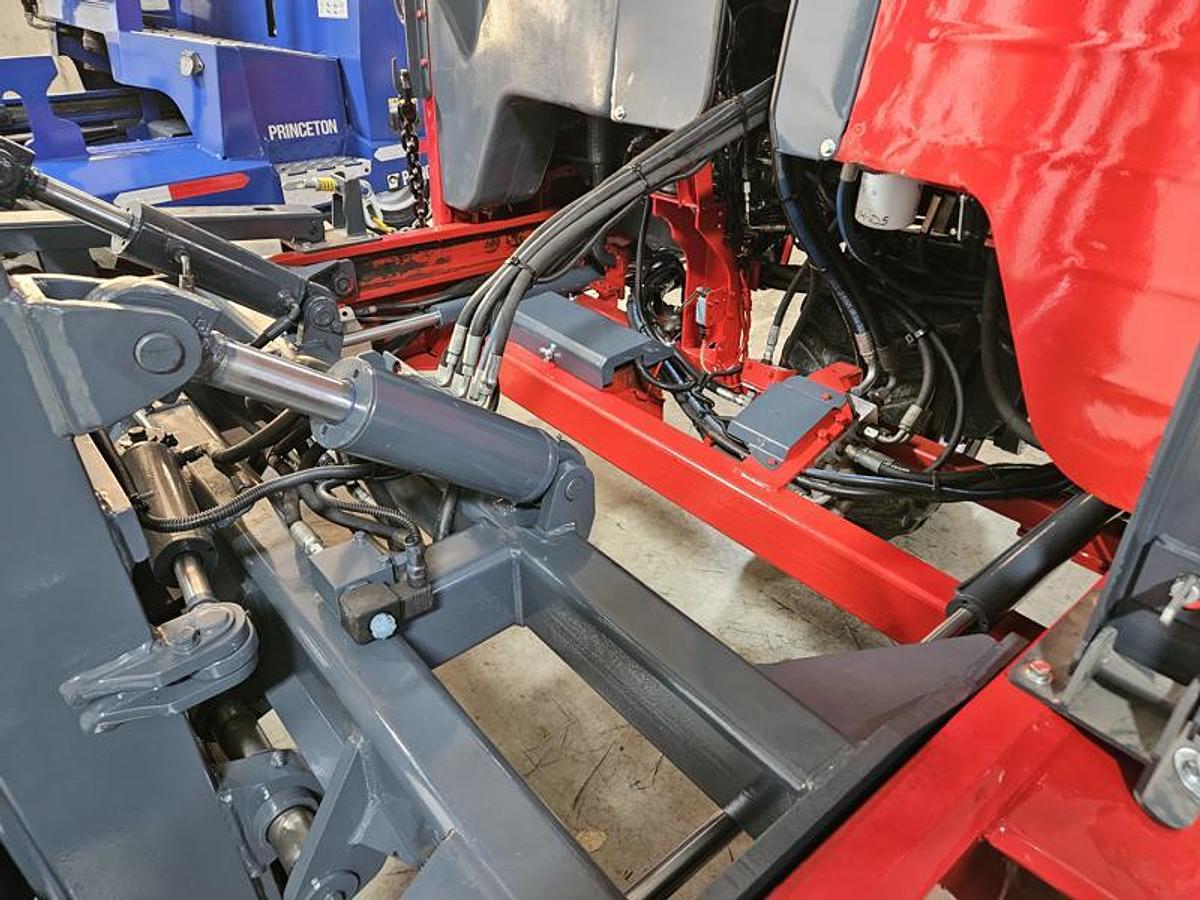 Used 2007  Moffett M 55.4  4 Way