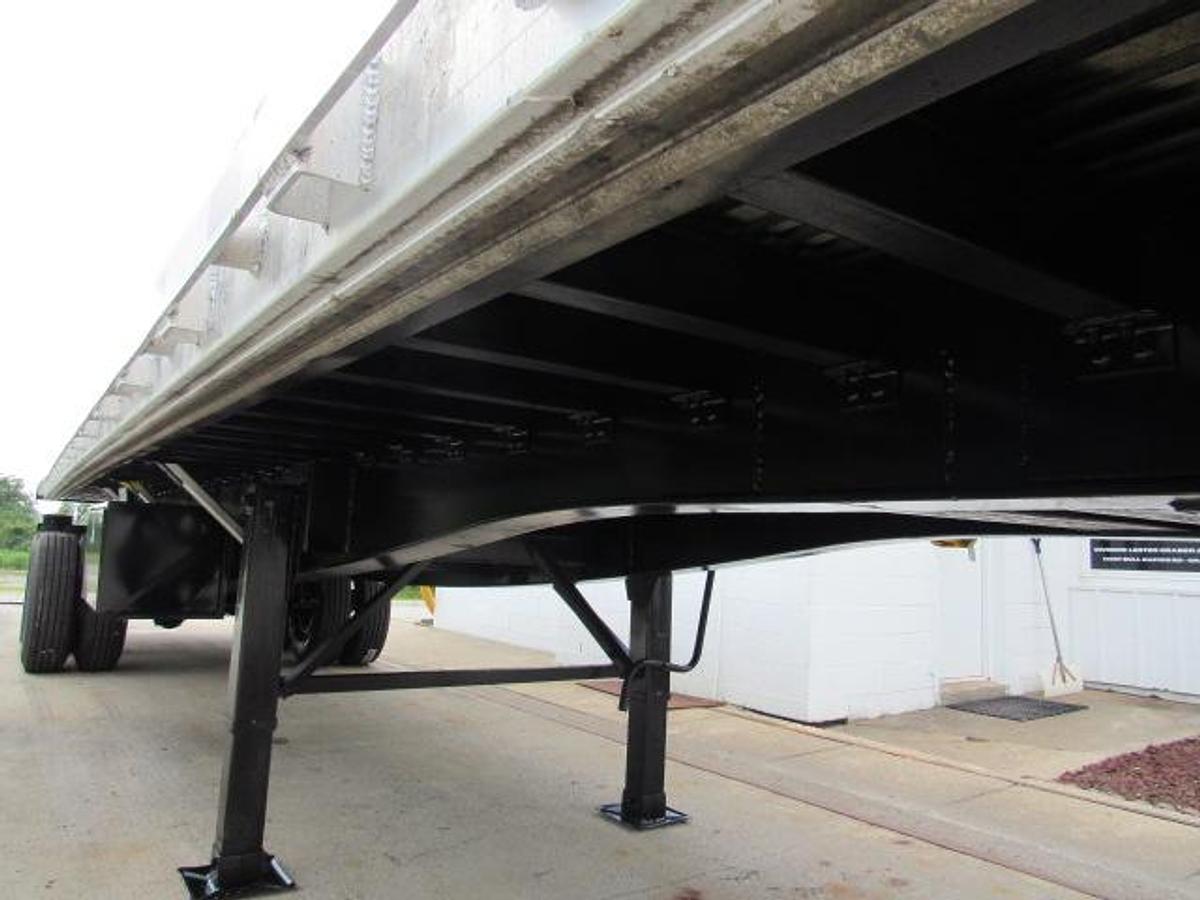 Used 2017 Great Dane Trailers 36' 6" X 102" Aluminum Combo Flatbed Moffett Trailer