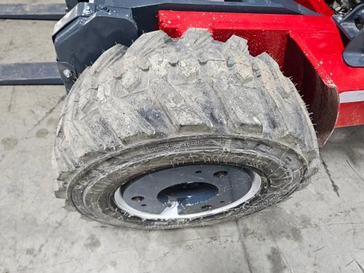 Used 2015 Moffett M8 55.4  4 Way