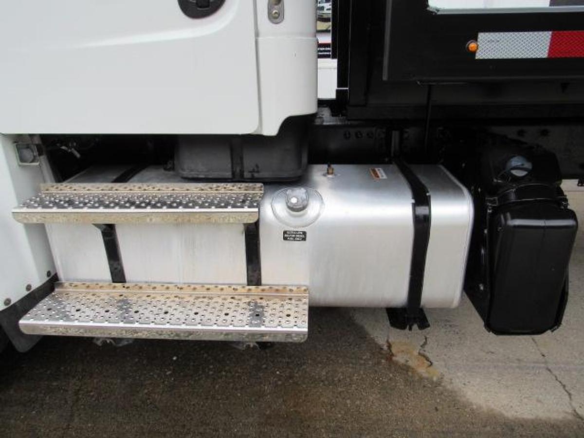 Used 2023 Freightliner M2 106