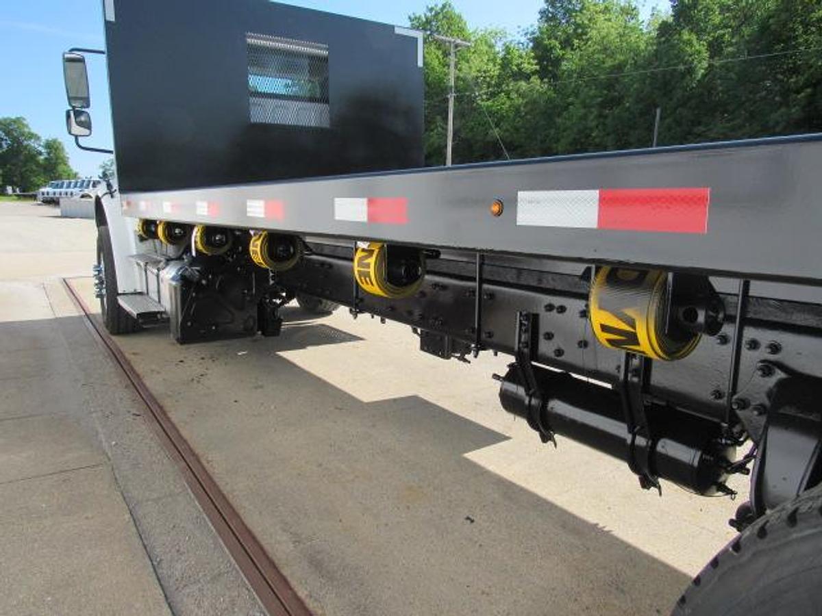 Used 2022 Freightliner M2 106