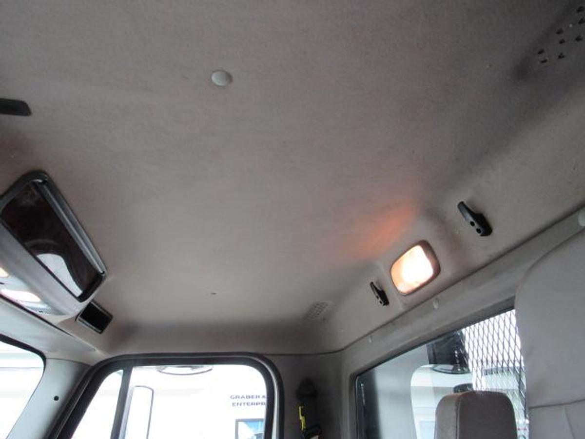 Used 2023 Freightliner M2 106