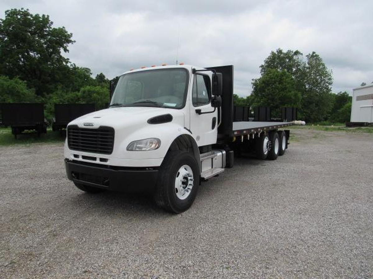 Used 2022 Freightliner M2 106