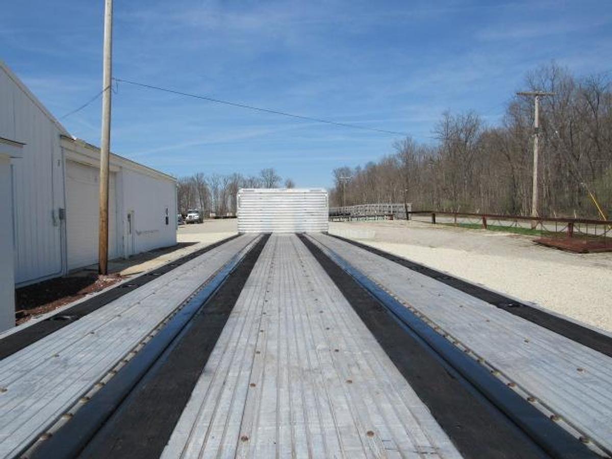 Used 2016 Utility 36' 6" X 102 Alum Combo Princeton/Moffett Trailer