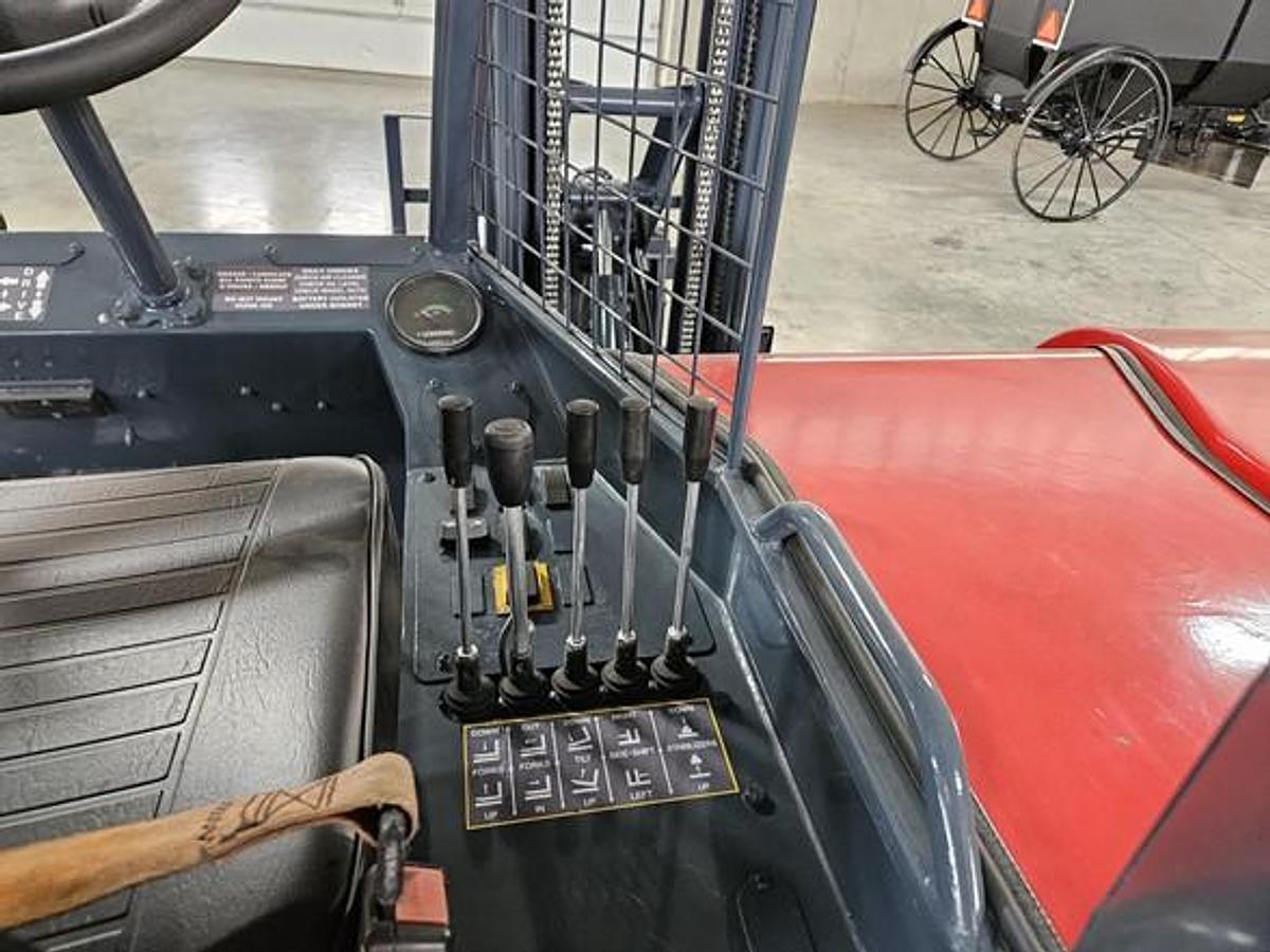 Used 2018 LOADMAC 825  2 Way Forklift w/Extended Reach