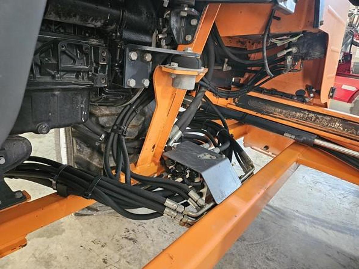 Used 2016 Moffett M8 55.3