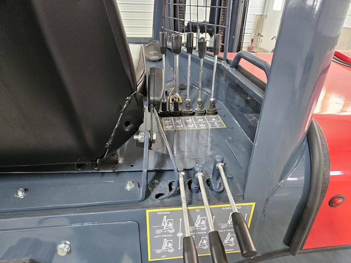 Used 2018 LOADMAC 825  2 Way Forklift w/Extended Reach