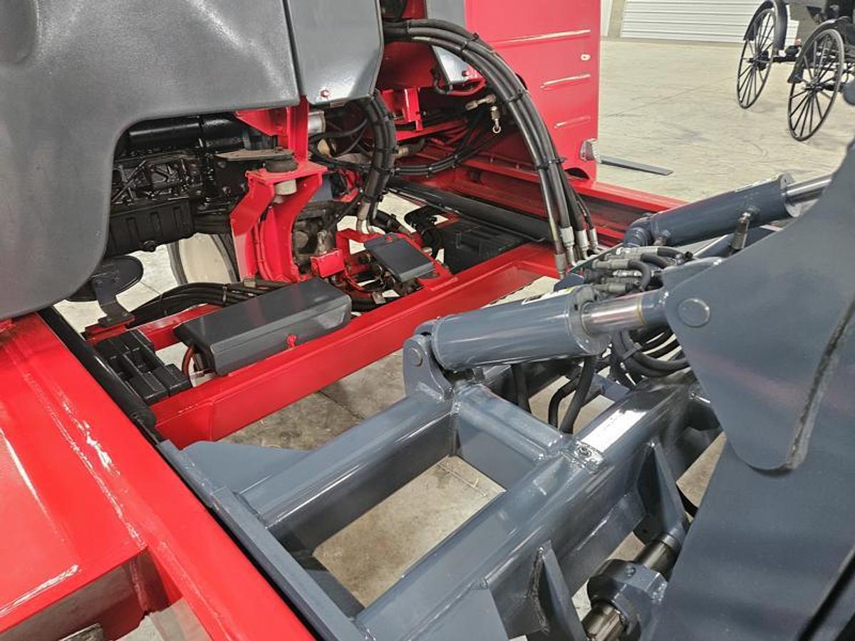 Used 2015 Moffett M8 55.3