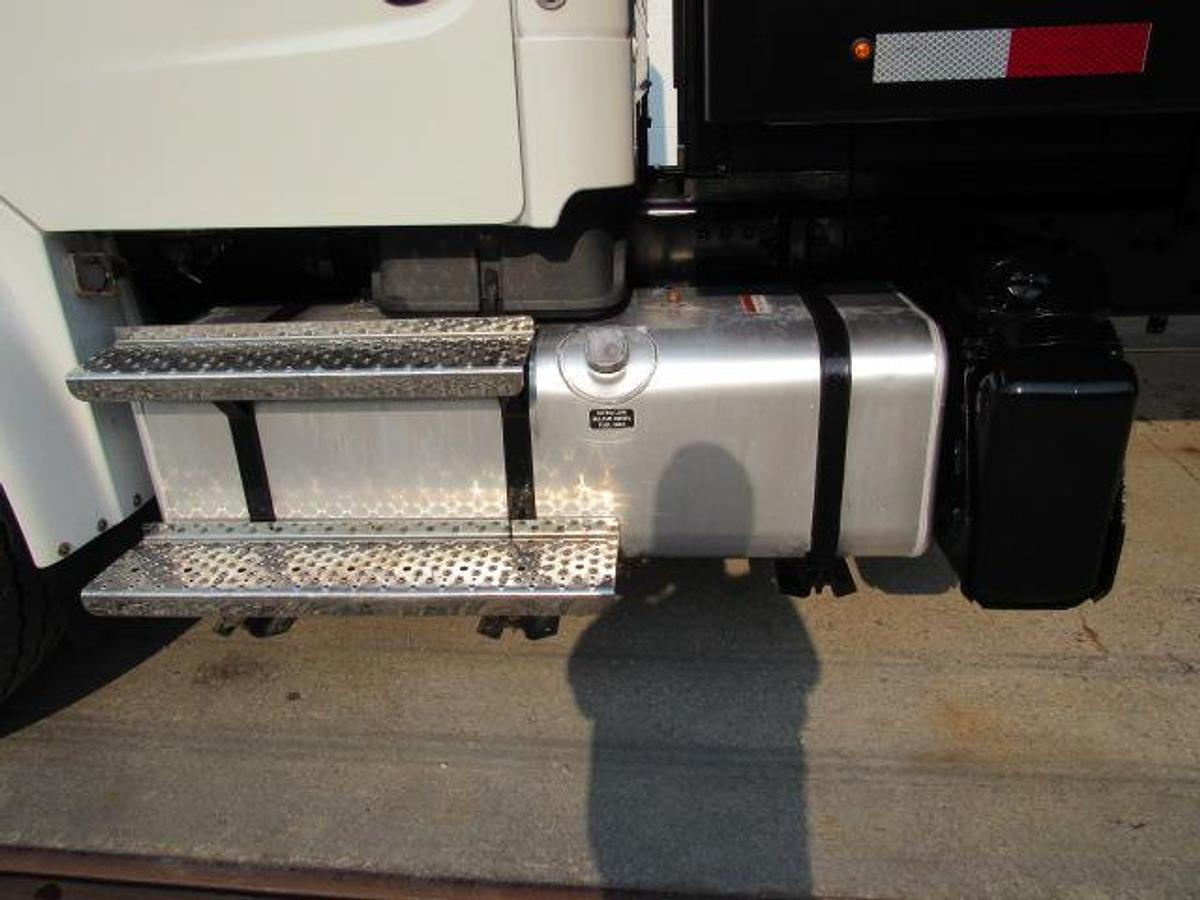 Used 2022 Freightliner M2 106