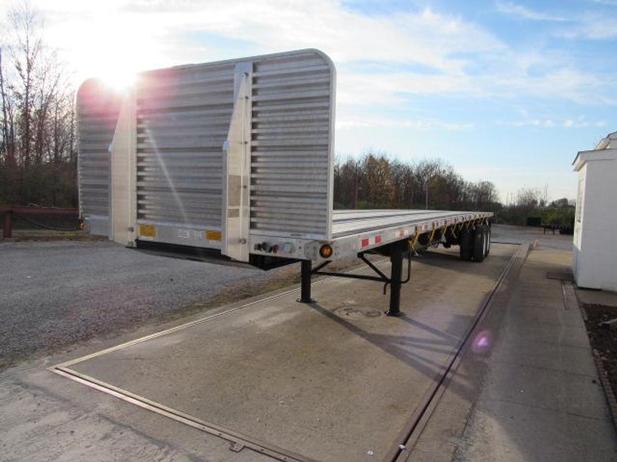 Used 2015 Utility 45' X 102 Alum Combo Princeton/Moffett Trailer