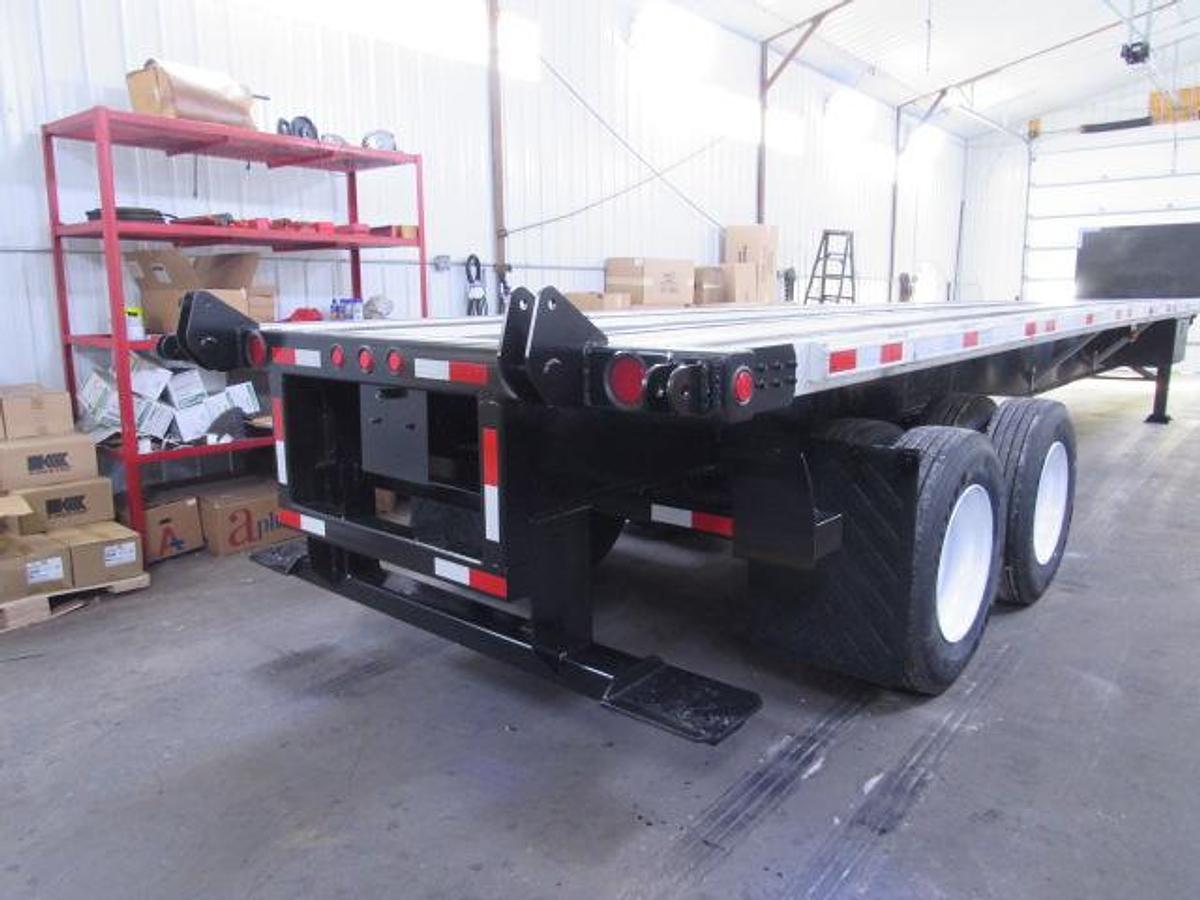 Used 2016 Utility 45' X 102 Alum Combo Princeton/Moffett Trailer