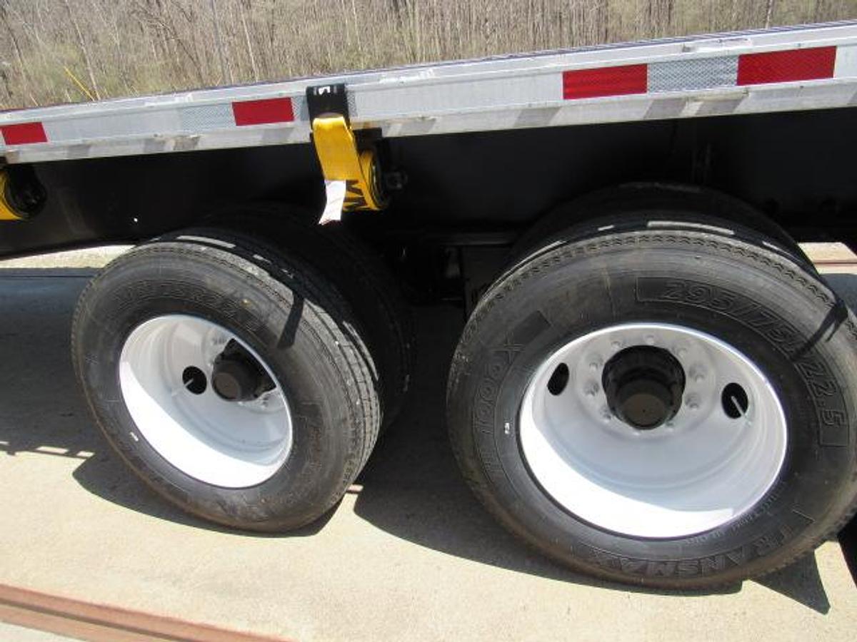 Used 2016 Utility 36' 6" X 102 Alum Combo Princeton/Moffett Trailer