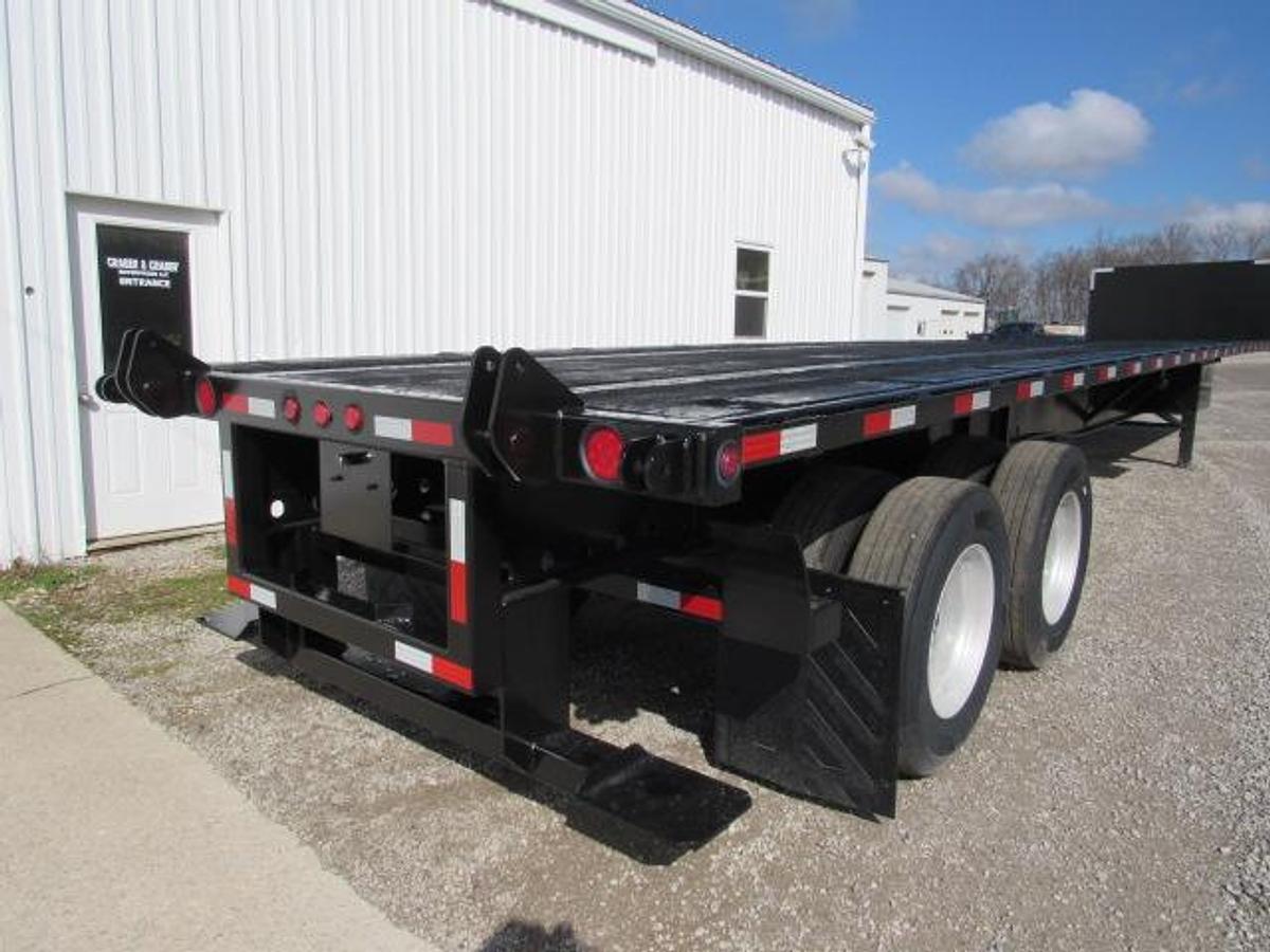 Used 2015 Utility 45' X 102" Princeton/Moffett Trailer