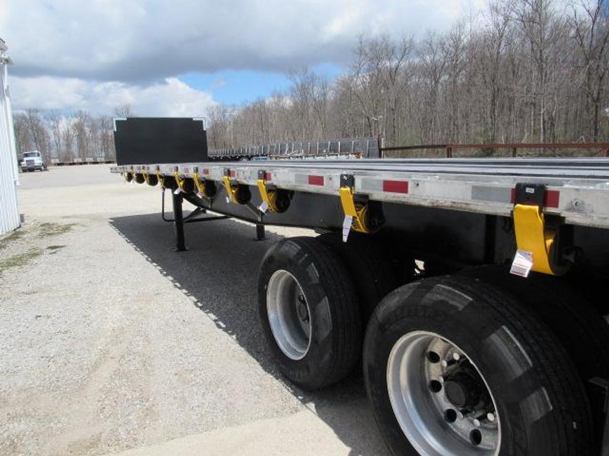 Used 2013 Utility 36' 6" X 102" Aluminum Combo Princeton/Moffett Trailer