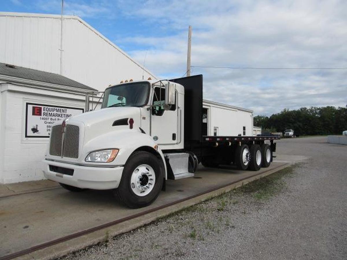 Used 2021 Kenworth T370 Flatbed Truck