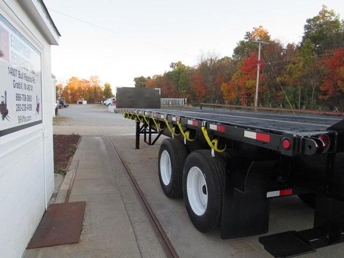 Used 2013 Great Dane Trailers  36' 6" X 102" Flatbed Moffett Trailer