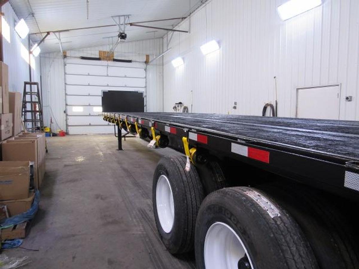 Used 2014 Utility 45' X 102 Princeton/Moffett Trailer