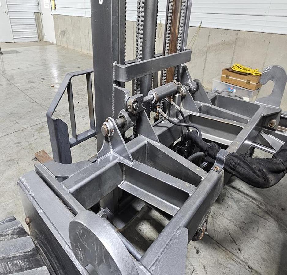 Used 2015 Navigator RT-5500 Truck Mounted Forklift