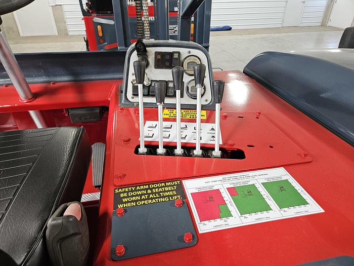 Used 2015 Moffett M8 55.3