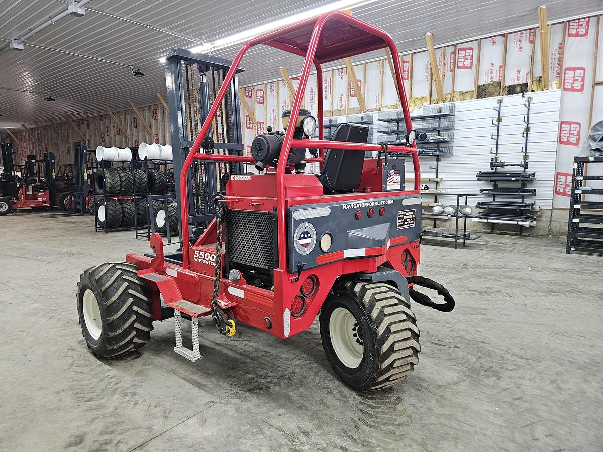 Used 2014 Navigator RT-5500 Truck Mounted Forklift