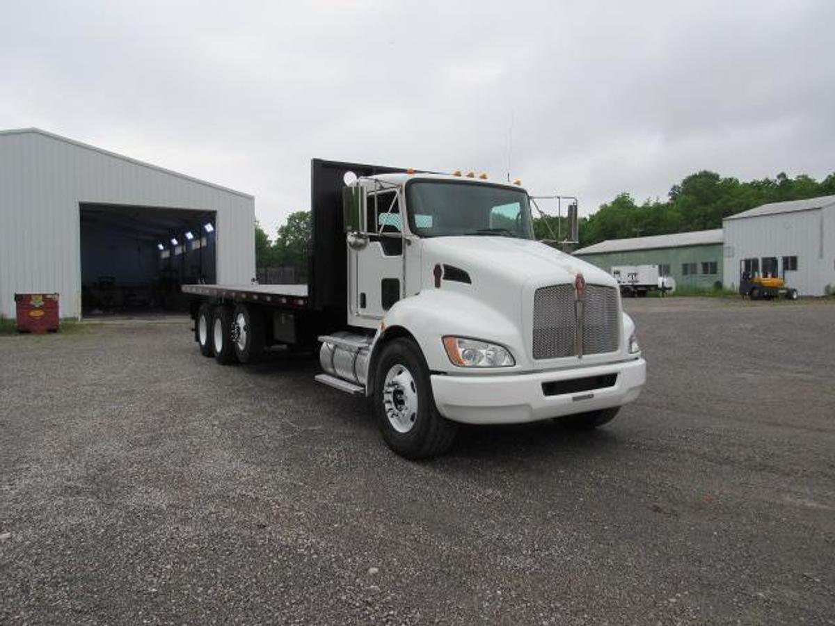 Used 2021 Kenworth T370 Flatbed Truck