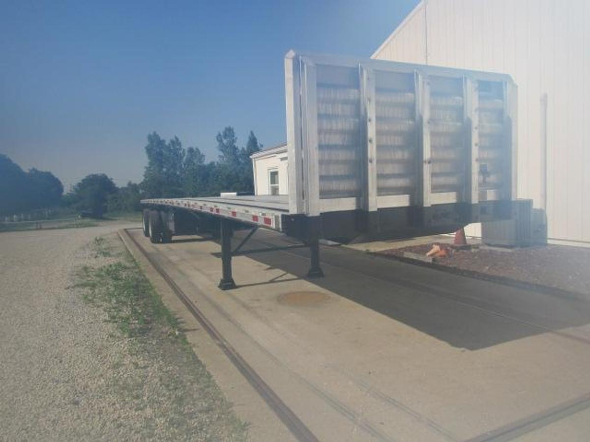 Used 2015 Great Dane Trailers 36' 6" X 102" Flatbed Moffett Trailer