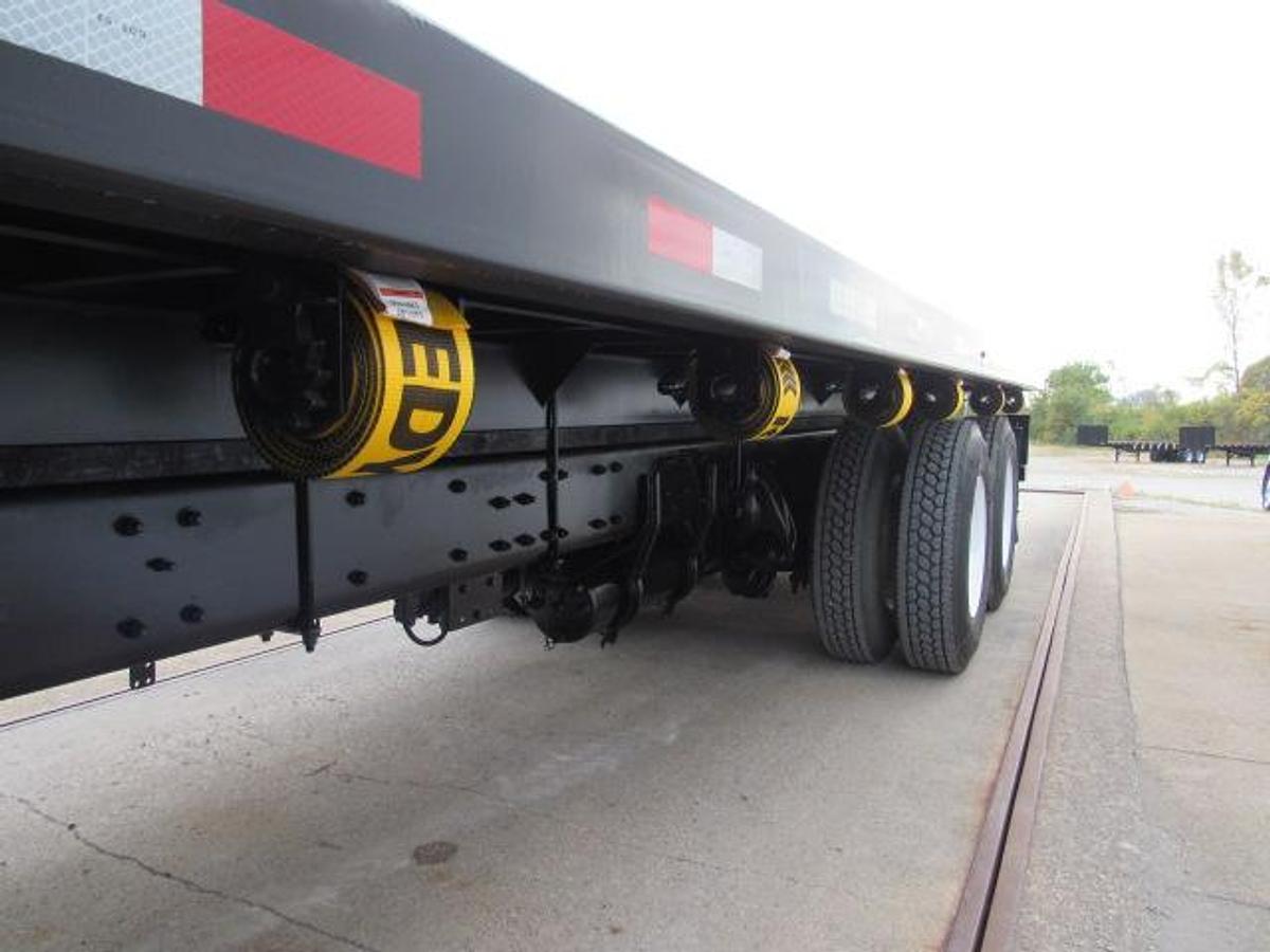 Used 2022 Freightliner M2 106