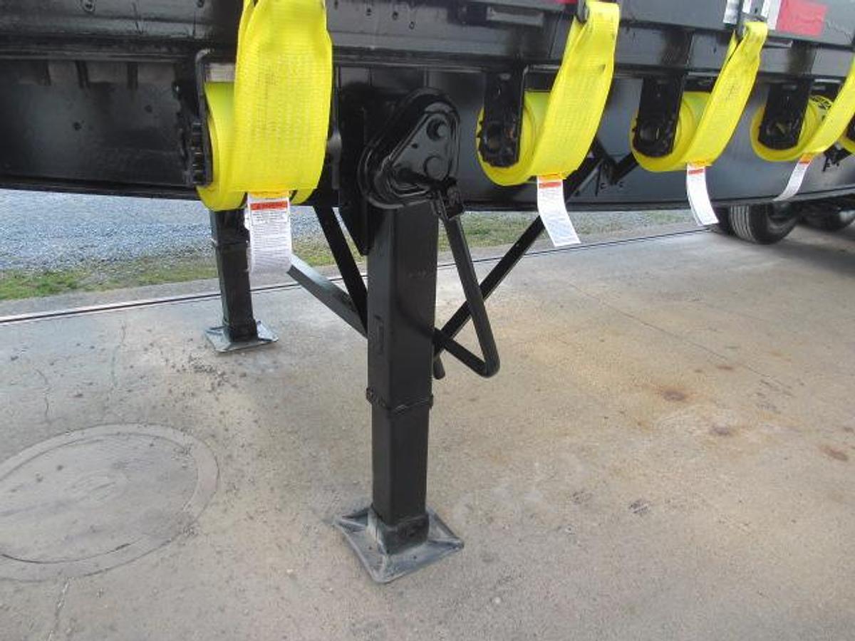 Used 2016 Great Dane Trailers 36' 6" X 102" Flatbed Moffett Trailer