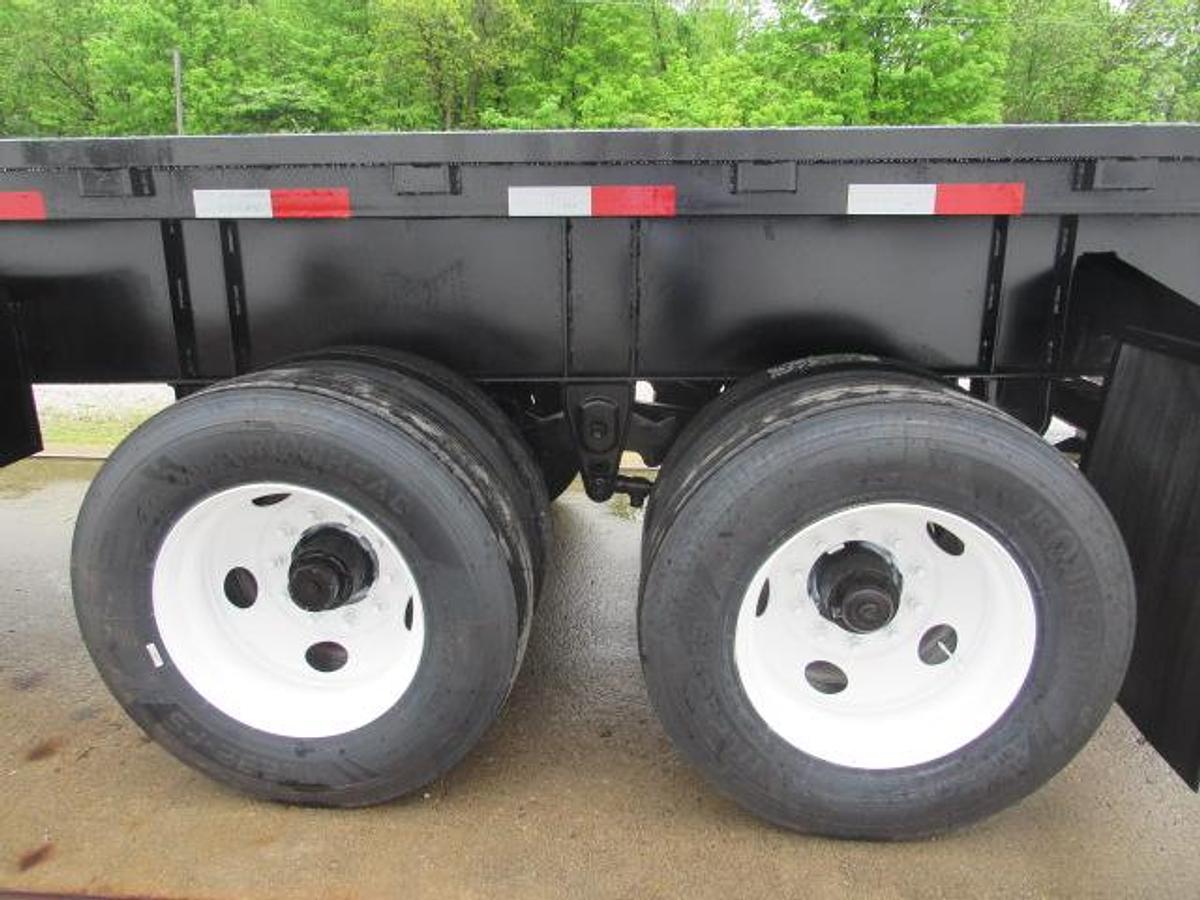 Used 2007 Lufkin 32' X 96" Moffett Trailer