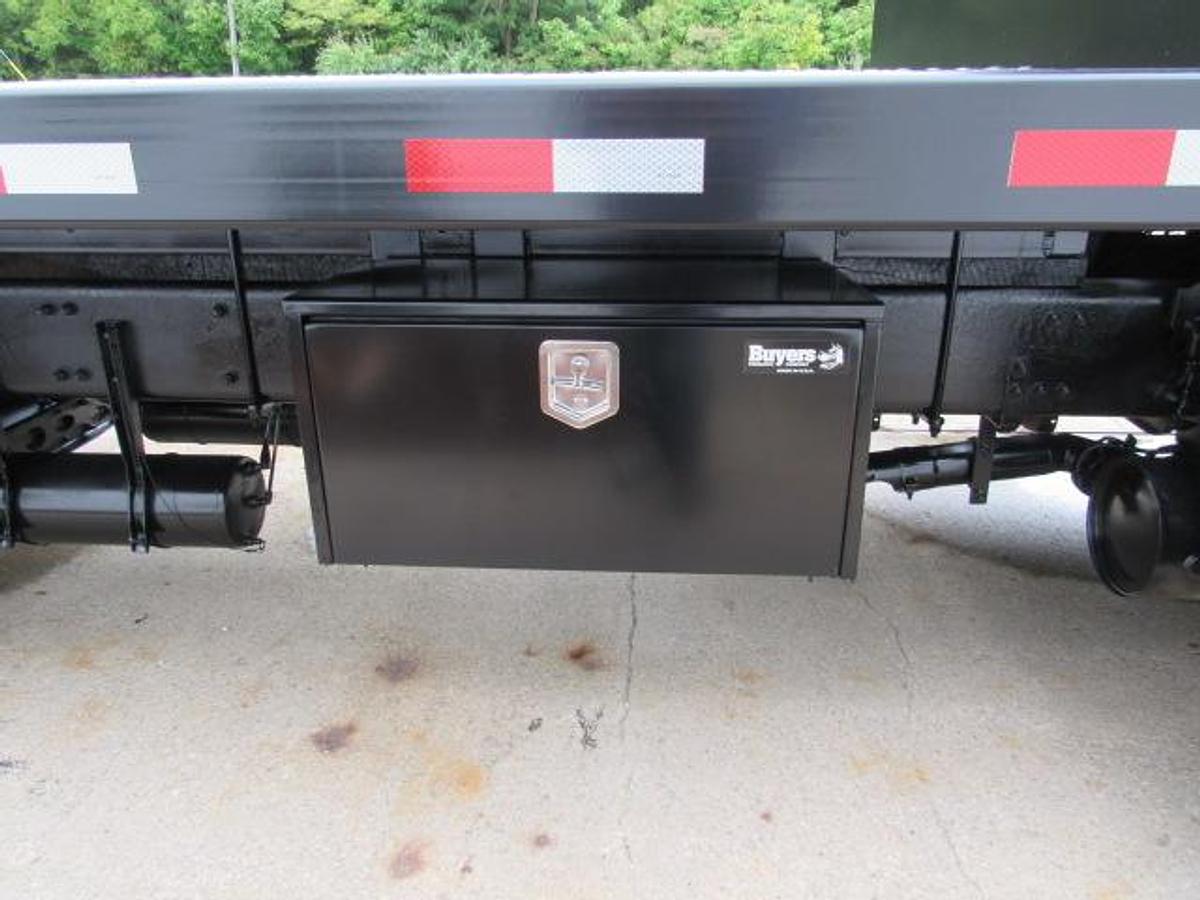 Used 2023 Freightliner M2 106