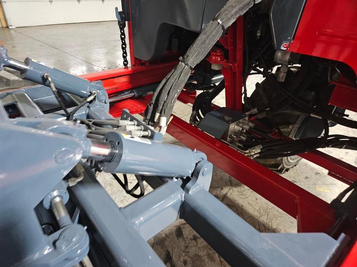 Used 2016 Moffett M8 55.3