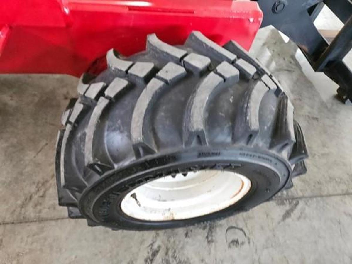 Used 2017 Navigator RT-5500 Truck Mounted Forklift