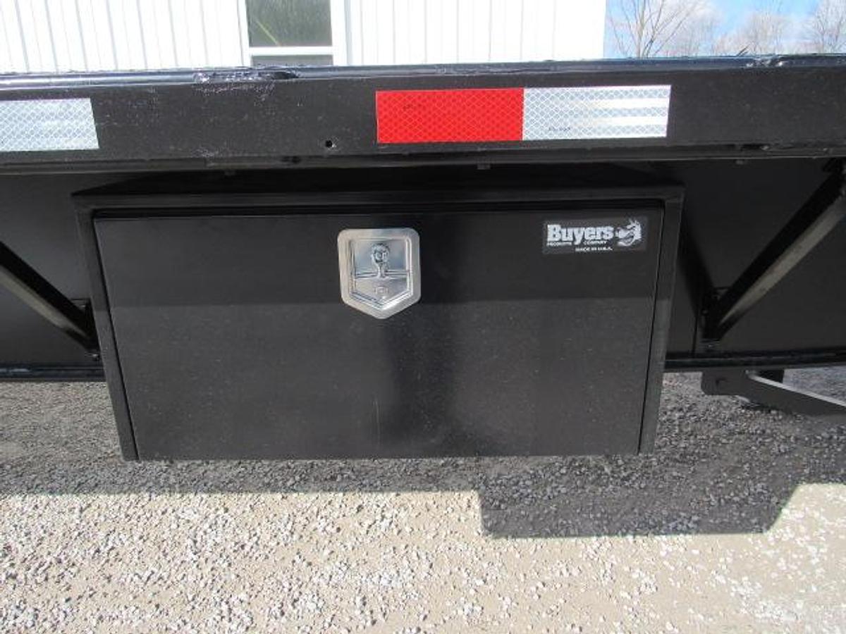 Used 2015 Utility 45' X 102" Princeton/Moffett Trailer